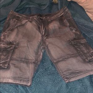 Blackish/grayish shorts